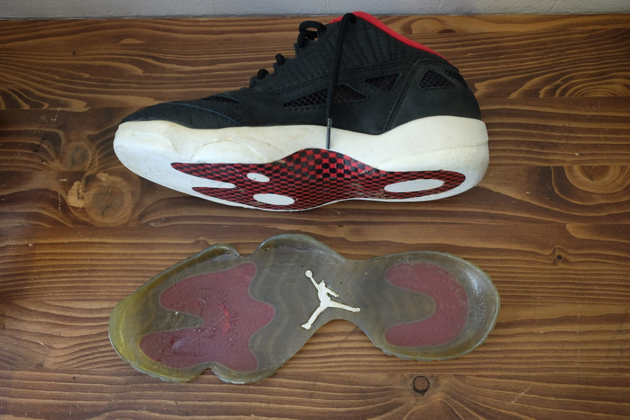 NIKEエアジョーダン スニーカー｜剥がれたソールを接着修理