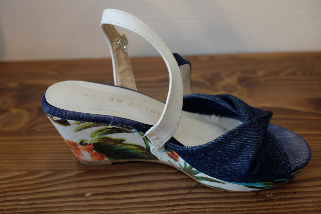 婦人サンダル ストラップが抜けた修理