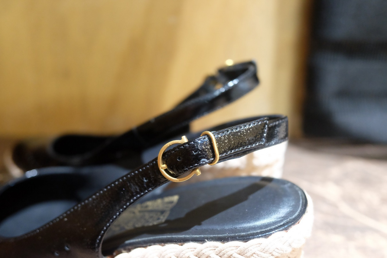 サンダルのストラップ