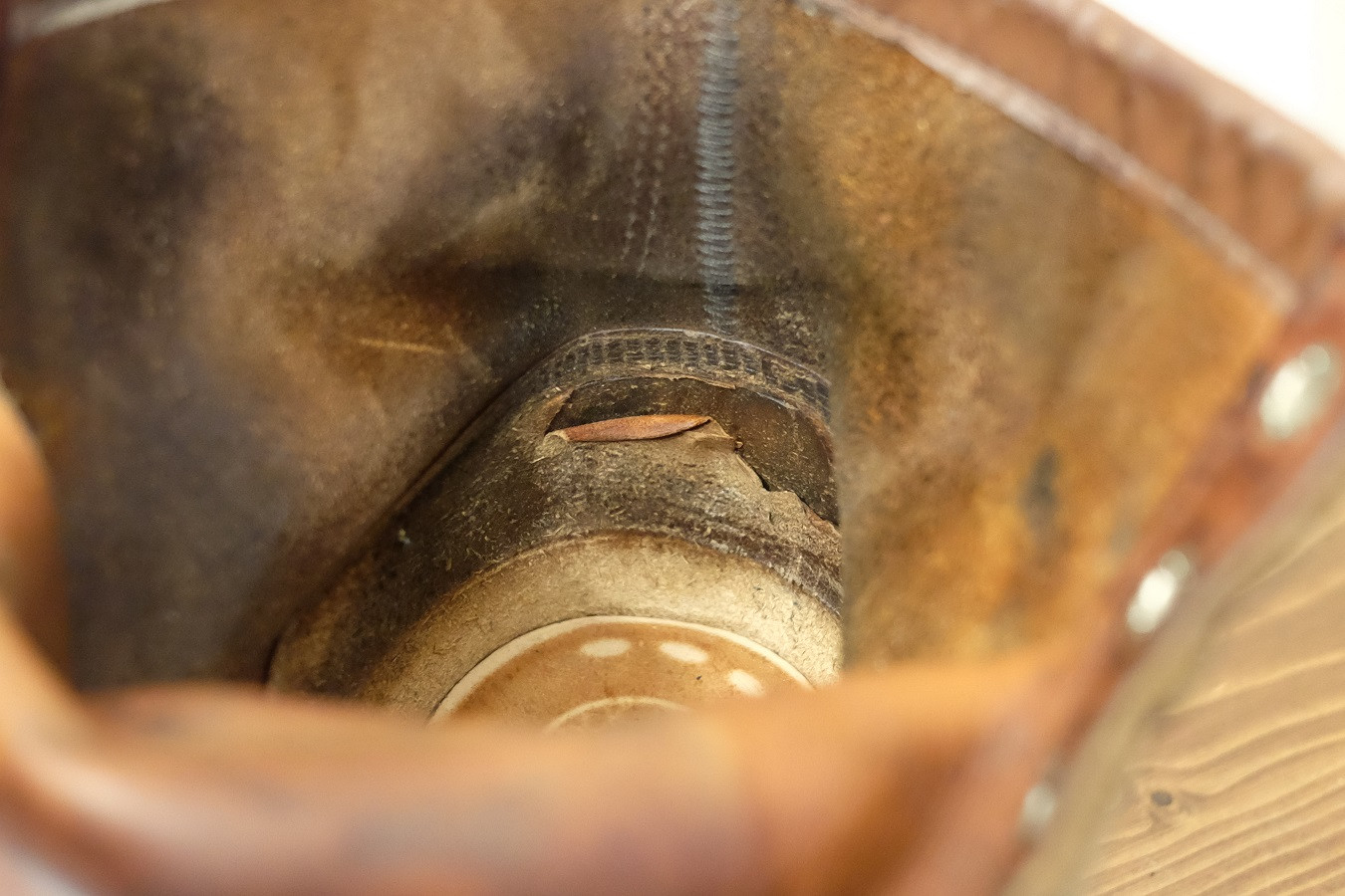 REDWING(レッドウイング)｜すべり革 内側が擦れて革が破れた修理