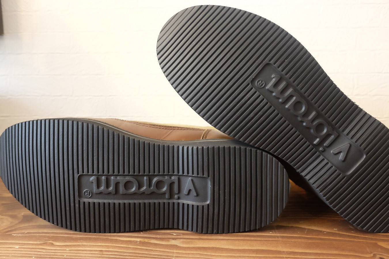 ダナーライト ビブラム2060にてソール交換