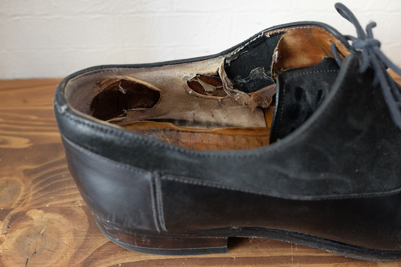 破れたカウンターライニングの修理／すべり革