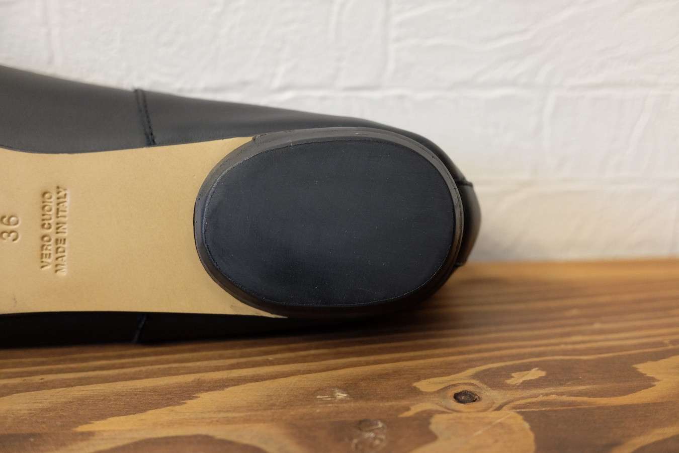 マルジェラ Tabiバレリーナシューズのカカトを補強