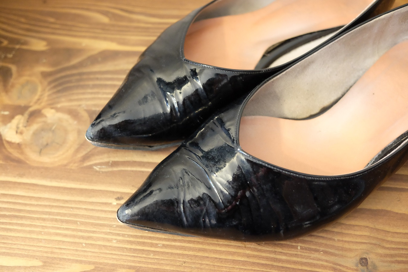 汚れが付着しているパンプス
