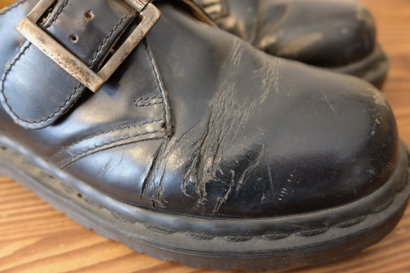 ドクターマーチン｜革が裂けた所を革パッチ【チャールズパッチ】岡山