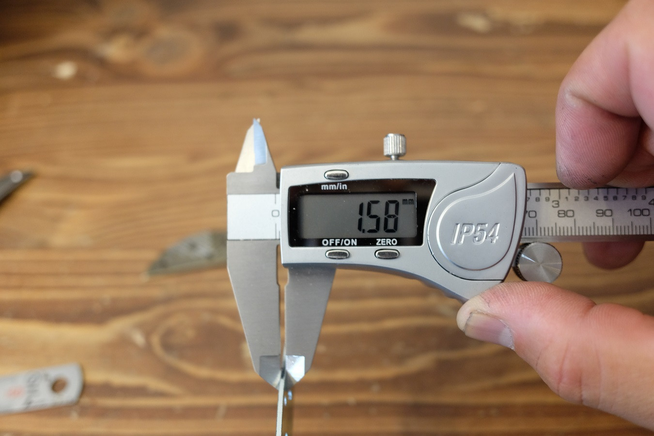 日本製ビンテージトゥスチールの厚み