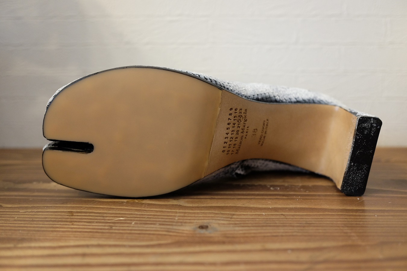 マルジェラ 裏張りシルクハーフベージュ