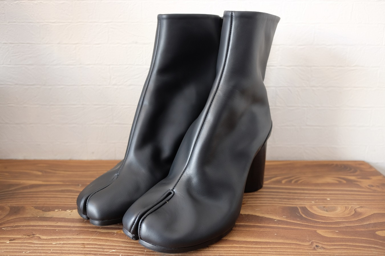 レディースマルジェラ 黒のタビブーツ
