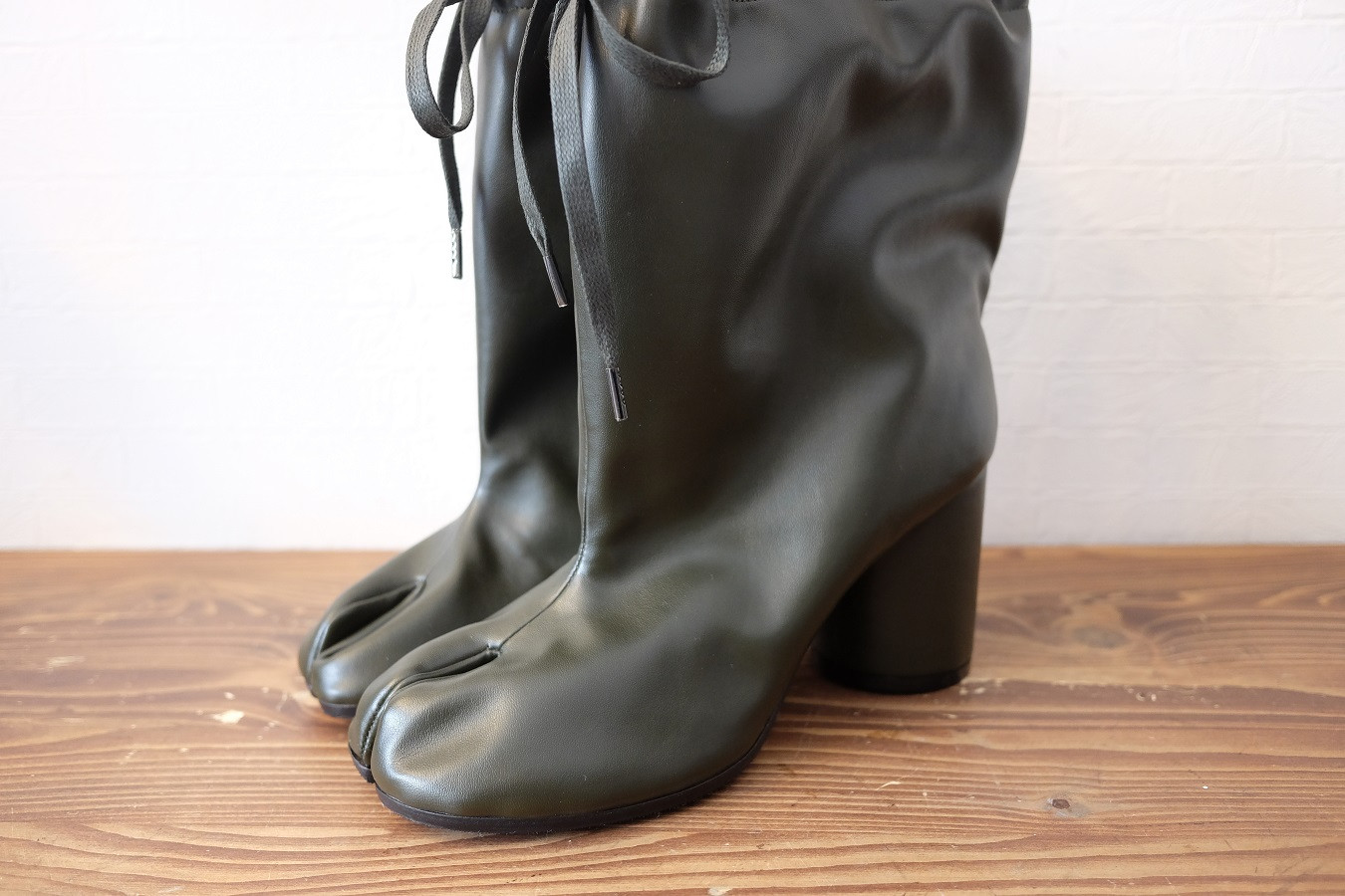 珍しいデザインの足袋ブーツ