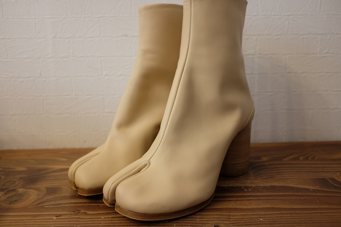 ベージュ マルジェラ タビブーツ