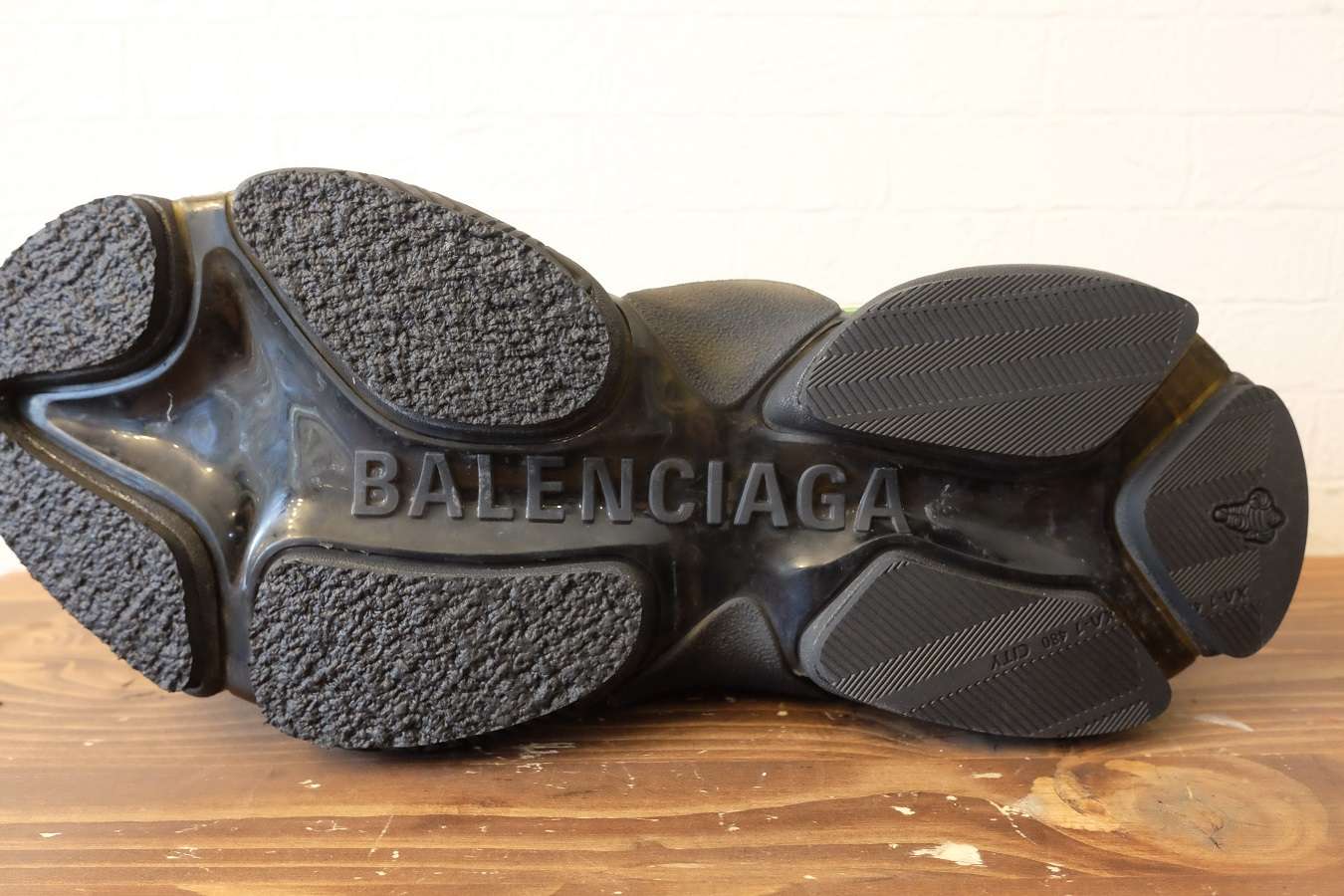 バレンシアガ トリプルS ソール補強