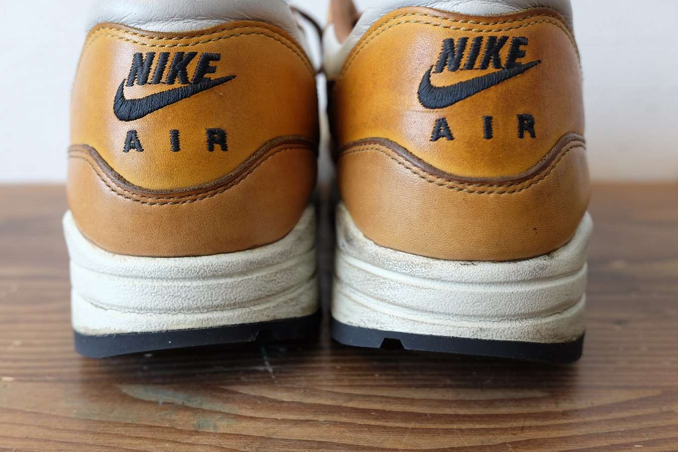 NIKE AIR