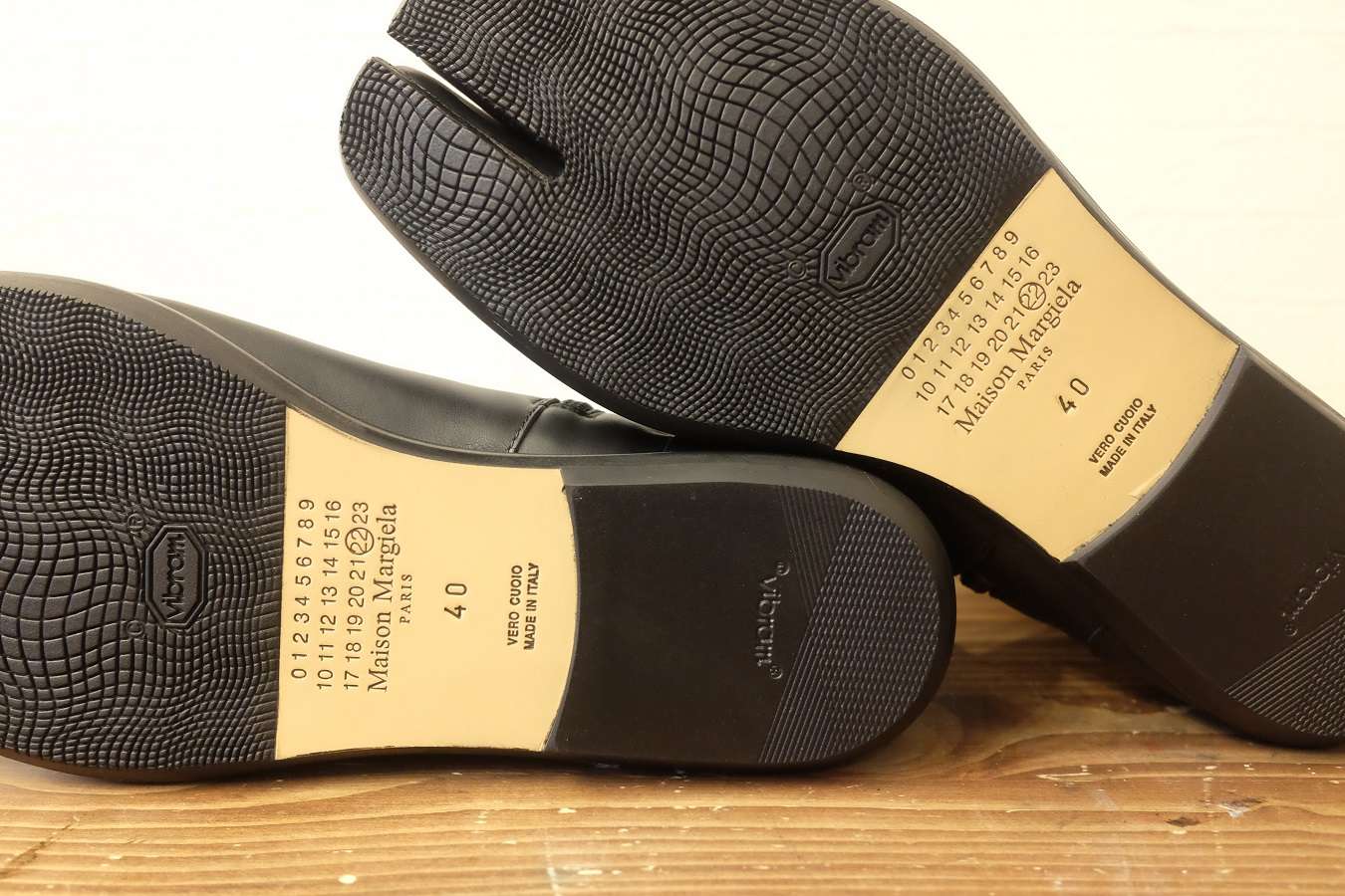 裏張りとカカトを取り付けたタビブーツの靴底