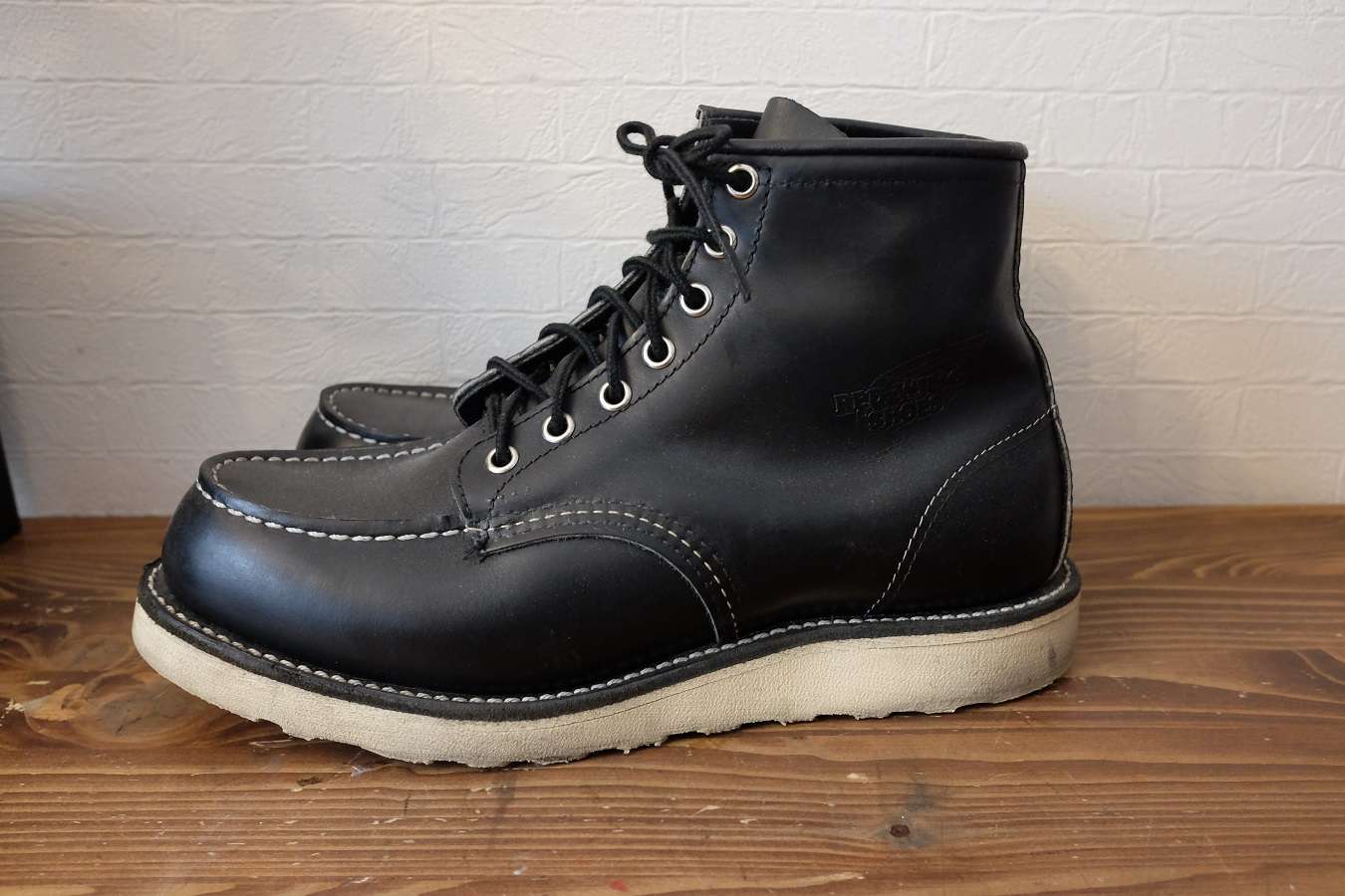 レッドウイング８１７９｜純正ソールからVibram７１２４(シャークソール)へカスタム