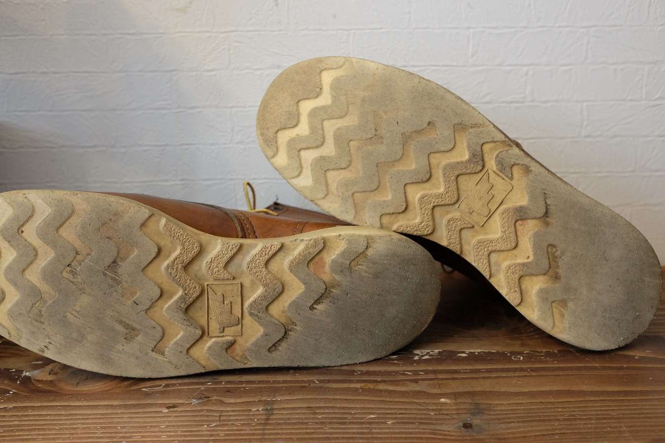 擦り減ったレッドウイング純正ソール