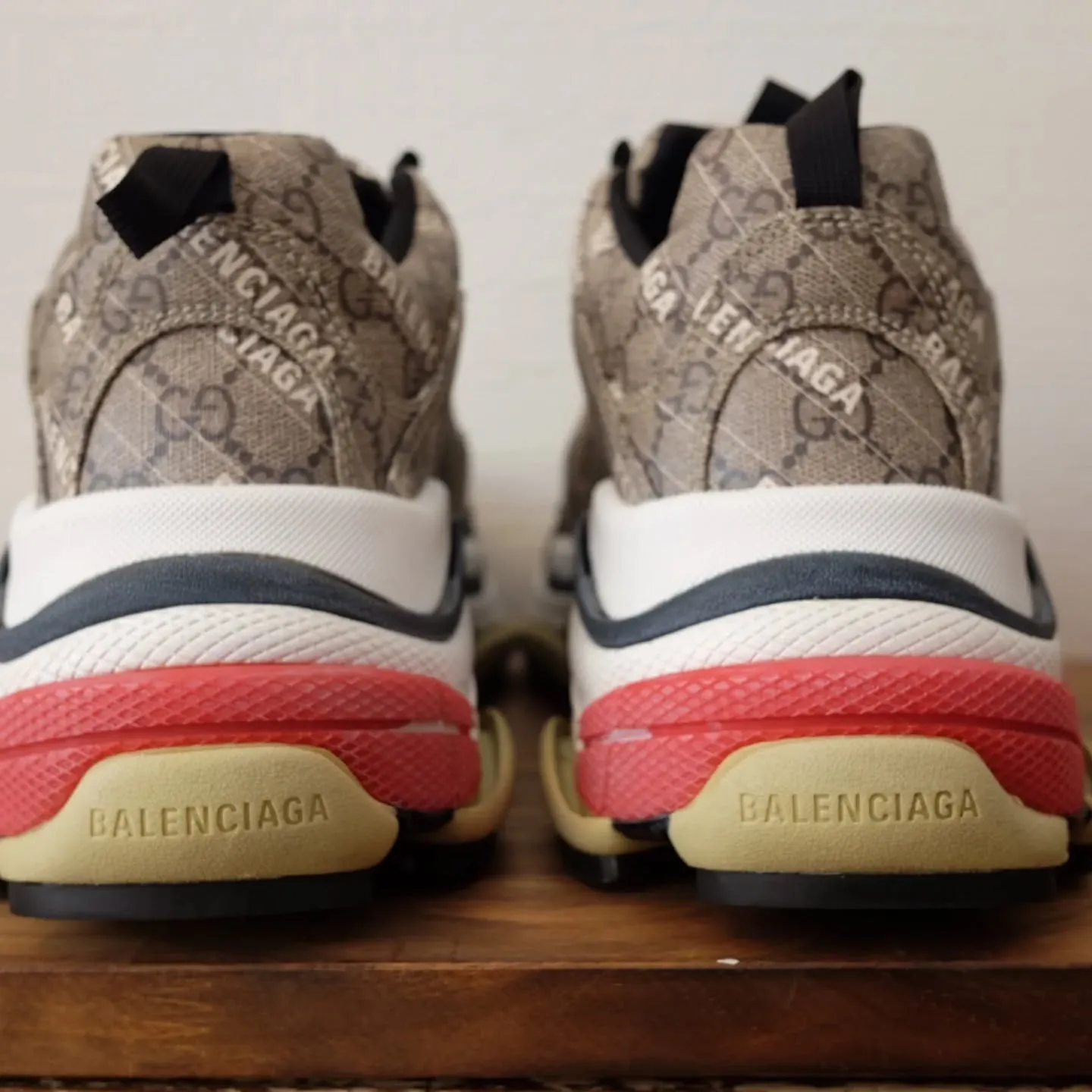 【GUCCI×バレンシアガ コラボ トリプルS】