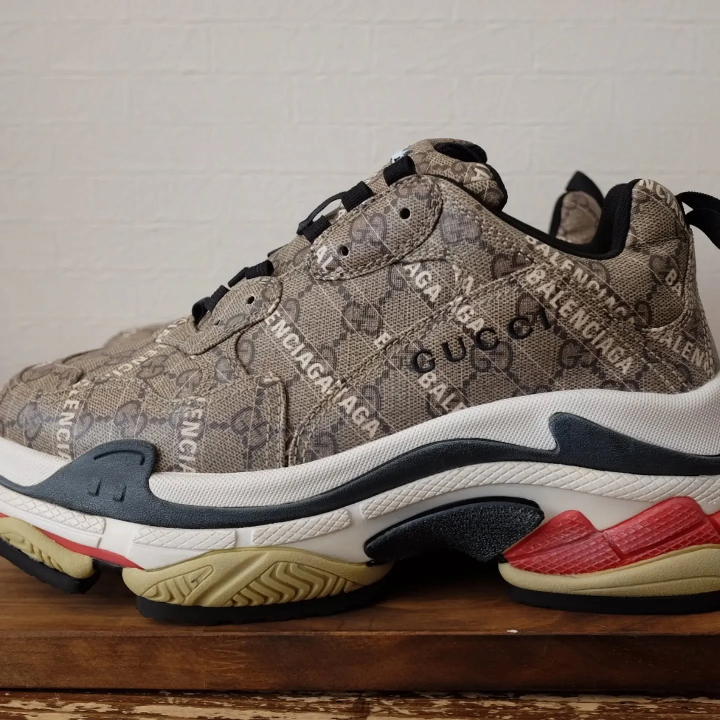 【GUCCI×バレンシアガ コラボ トリプルS】