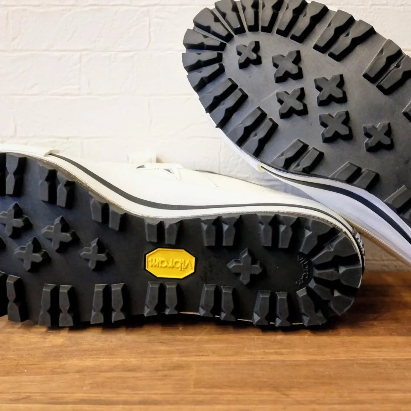 ​📦​遠方よりコンバースのソール補強をご依頼いただき、誠にあ...