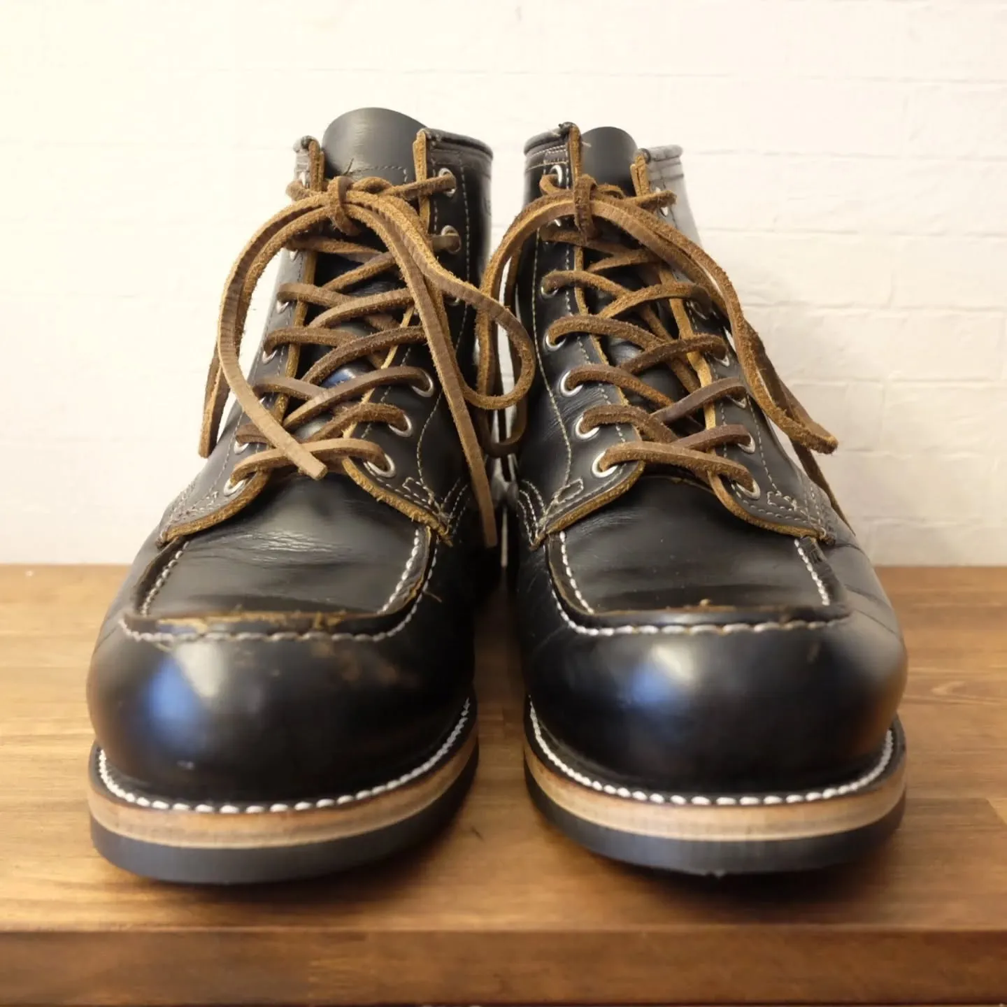 ​お客様のレッドウィングを、定番のホワイトソールからVibr...