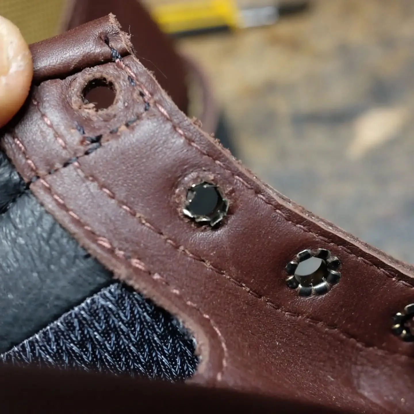 ダナー（Danner）のハトメを「引っ掛けフック」へカスタム...