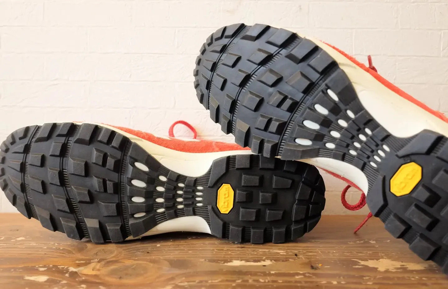 ニューバランス Vibram「フェルランニング」でオールソー...
