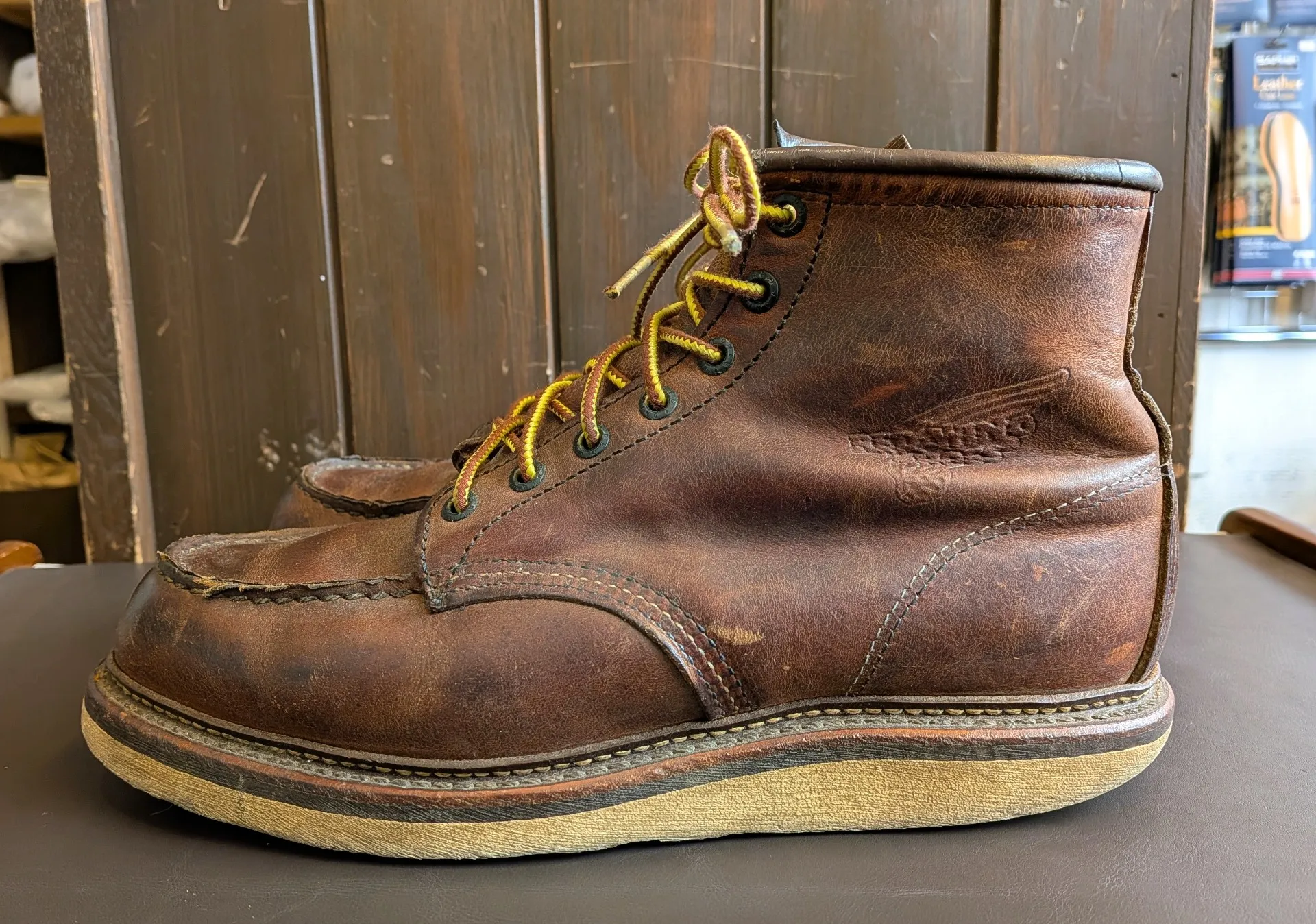 Redwing(レッドウィング)カスタムオールソール|ビブラム100×本革ミッドソール交換で無骨な一足に【岡山 kobbit】