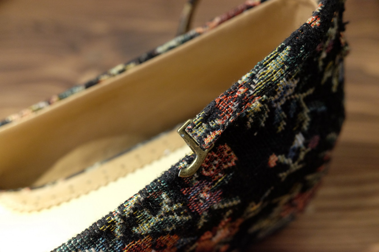 婦人靴 バックルを引っ掛ける金具の交換