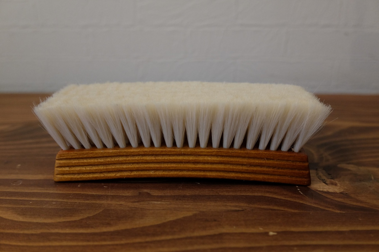 山羊毛ブラシ