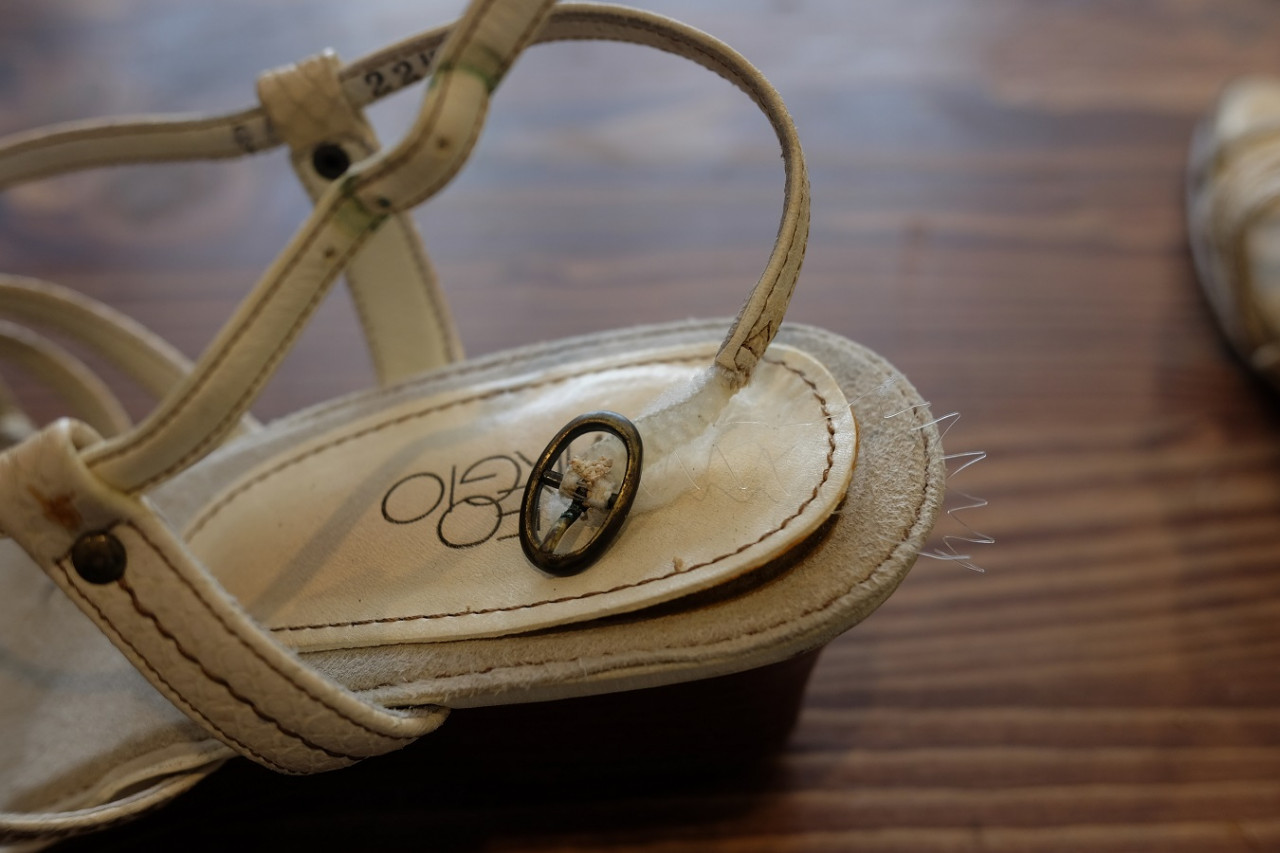 婦人サンダル ストラップのゴム交換